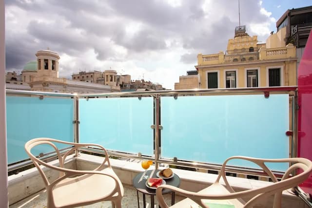 カジュアル クビック アテネ ホテル-トリプルルーム バルコニー シティビュー-6