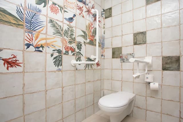 カジュアル クビック アテネ ホテル-トリプルルーム バルコニー シティビュー-7