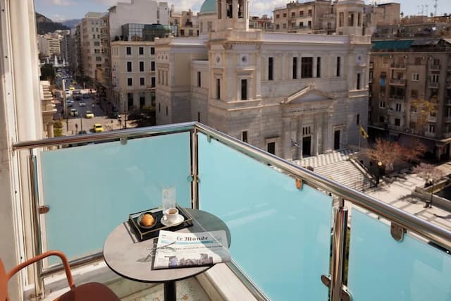 カジュアル クビック アテネ ホテル-トリプルルーム バルコニー シティビュー-3