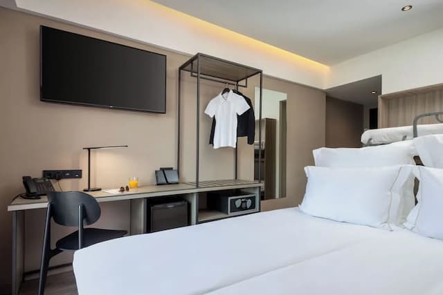 カジュアル クビック アテネ ホテル-ファミリー ルーム バルコニー シティビュー-2