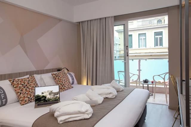 カジュアル クビック アテネ ホテル-ファミリー ルーム バルコニー シティビュー-1