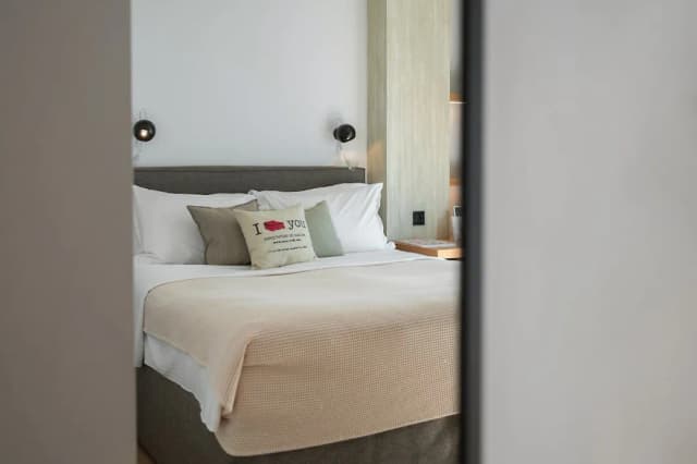 COCO-MAT Athens Jumelle-Peer Double Room-3