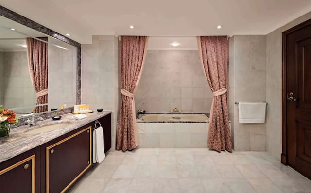 Ciragan Palace Kempinski-Sehzade Suite-4