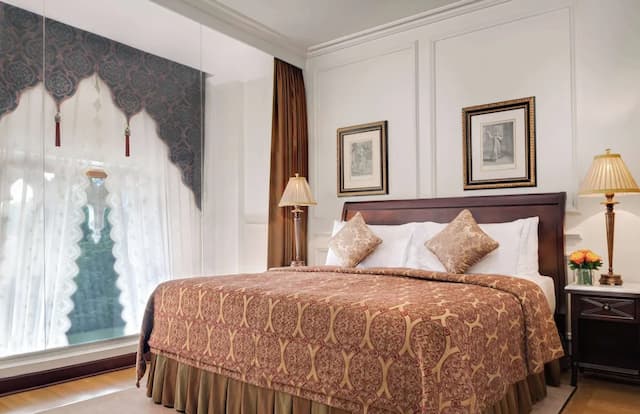 Ciragan Palace Kempinski-Valide Sultan Suite-3