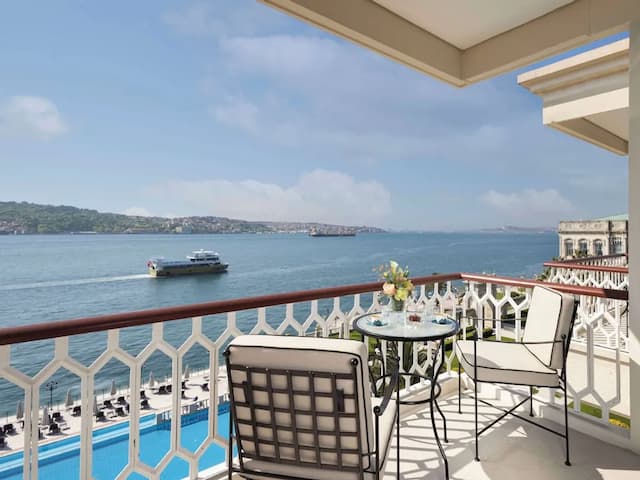Ciragan Palace Kempinski-Grand Deluxe Ciragan Bosphorus View King Room-7
