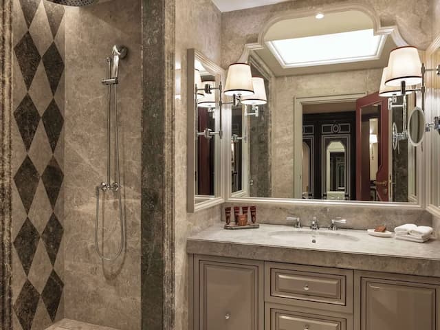 Ciragan Palace Kempinski-Grand Deluxe Ciragan Bosphorus View Twin Room-8