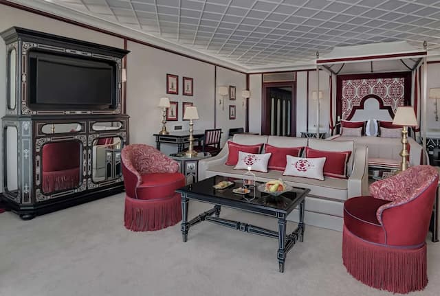 Ciragan Palace Kempinski-Deluxe Ciragan Bosphorus View Twin Room-5