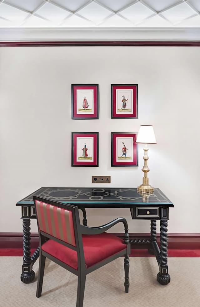 Ciragan Palace Kempinski-Deluxe Ciragan Bosphorus View Twin Room-9