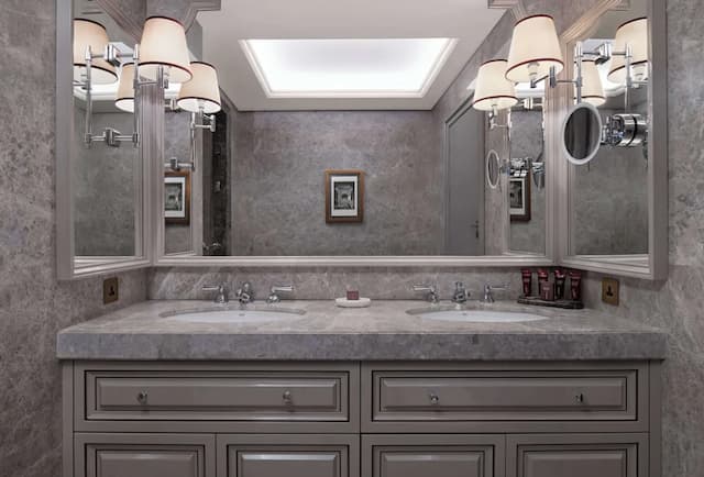 Ciragan Palace Kempinski-Deluxe Ciragan Bosphorus View Twin Room-10