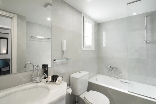 Astor Hotel Athens-经典三人房-2