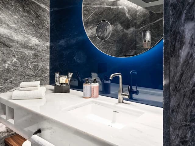 アテネ キャピタル センター - M ギャラリー コレクション-デラックス ルーム キングベッド 1 台-7