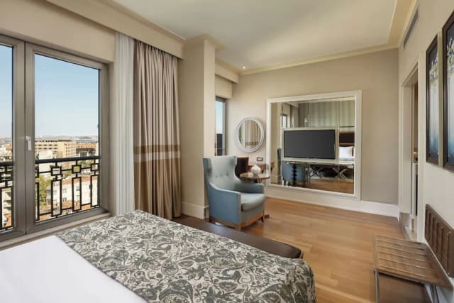 Titanic City Taksim-Deluxe Double Room-7