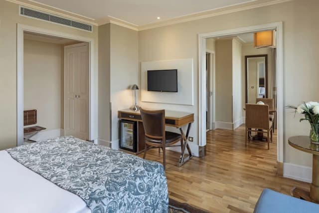Titanic City Taksim-Deluxe Double Room-2