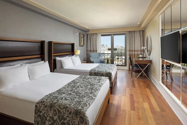 Titanic City Taksim-Family Room-1