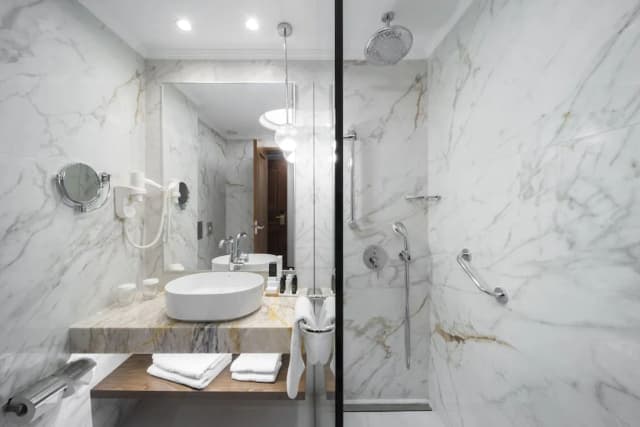 일렉트라 팰리스 아테네-클래식 트리플룸-2