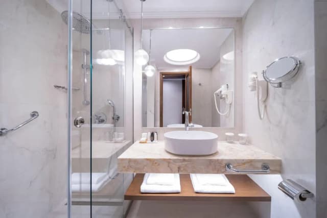 일렉트라 팰리스 아테네-클래식 트리플룸-4