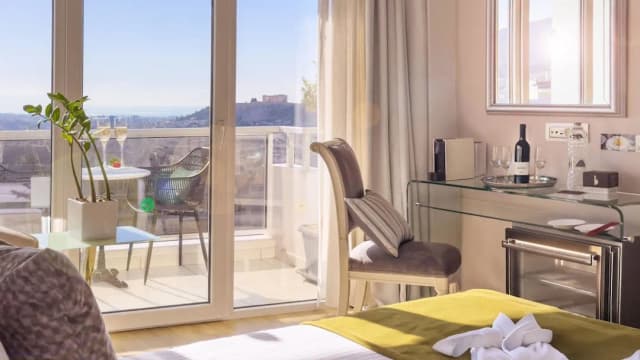 セント ジョージ リカベタス ライフスタイル ホテル-Premium Room with Private Balcony and Panoramic Acropolis View-11