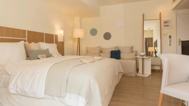 セント ジョージ リカベタス ライフスタイル ホテル-Eco Chic Double Room with Private Balcony-8