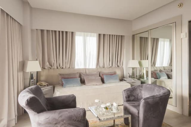 セント ジョージ リカベタス ライフスタイル ホテル-Deluxe Suite with Corner Balcony and Lycabettus Hill View-4