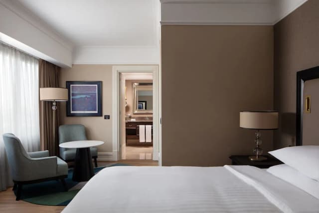 Istanbul Marriott Hotel Pendik-Deluxe Room, 1 King Bed, City View-1