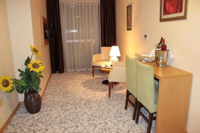 ホテル オサカ エアポート-Executive Suite Room-4