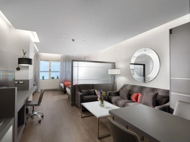 假日套房飯店-家庭客房-10