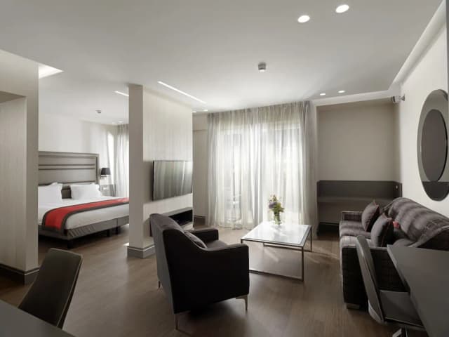 假日套房飯店-家庭客房-6