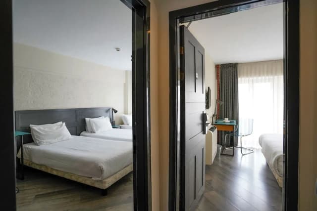 塔克西姆法洛斯酒店-家庭套房, 相連客房-1