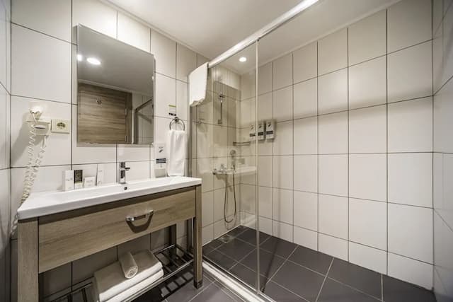 ロックス ホテル-Superior French Bed Room-10