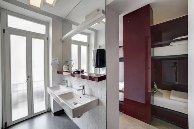 ワビ ホステルズ-Bed in 6-Bed Mixed Dormitory Room with Private Bathroom-9