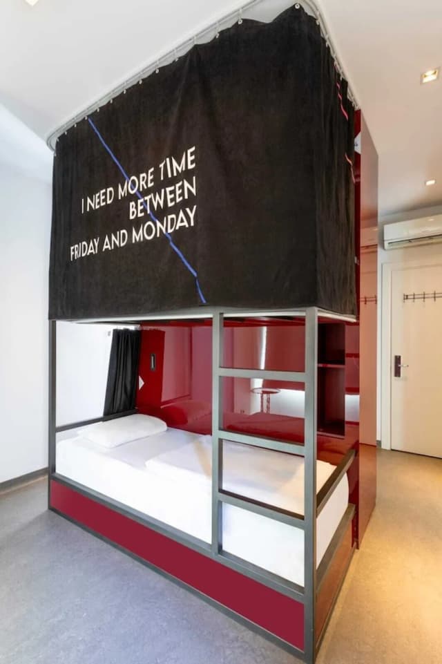 ワビ ホステルズ-Bed in 6-Bed Mixed Dormitory Room with Private Bathroom-1