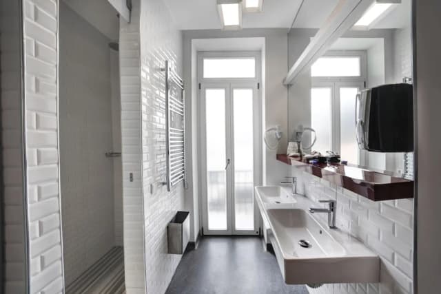 ワビ ホステルズ-Bed in 6-Bed Mixed Dormitory Room with Private Bathroom-10