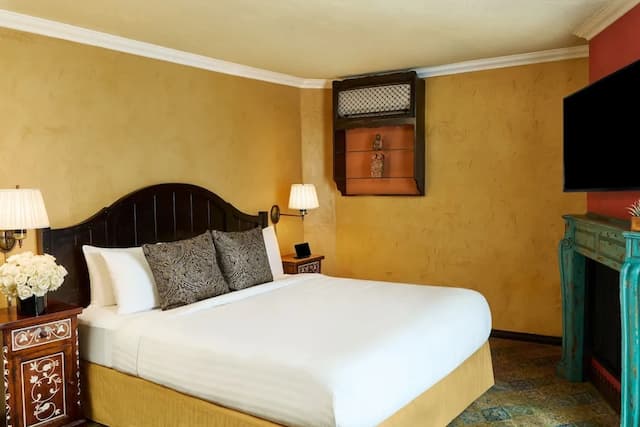 プティ エルミタージュ-Top Floor Demi Suite-1