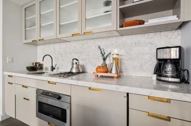 17John-Executive Suite, 1 King Bed with Sofa bed, Kitchen-10