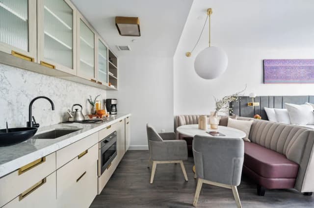 17John-Executive Suite, 1 King Bed with Sofa bed, Kitchen-9