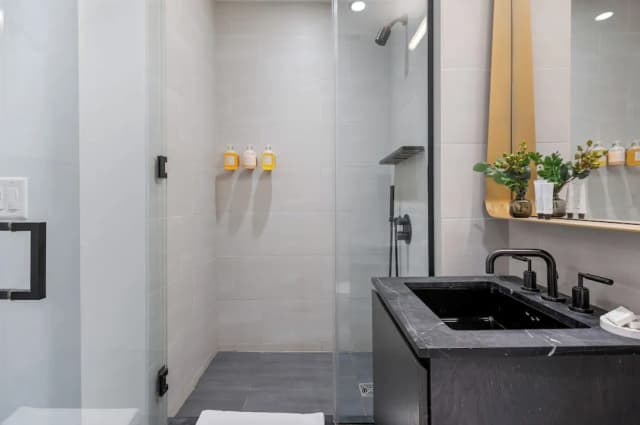 17John-Executive Suite, 1 King Bed with Sofa bed, Kitchen-23