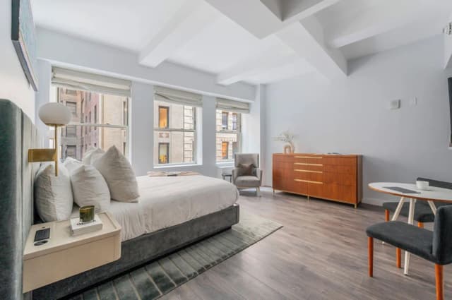 17John-Classic Studio, 1 Queen Bed, Kitchen-5