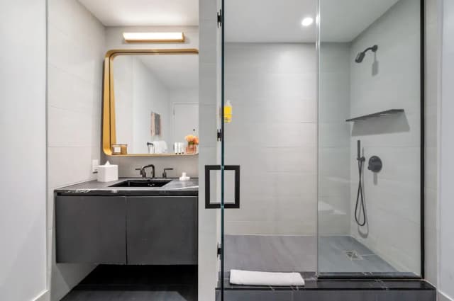 17John-Classic Studio, 1 Queen Bed, Kitchen-16