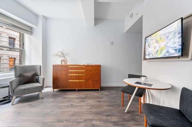 17John-Classic Studio, 1 Queen Bed, Kitchen-13