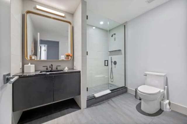 17John-Classic Studio, 1 Queen Bed, Kitchen-15