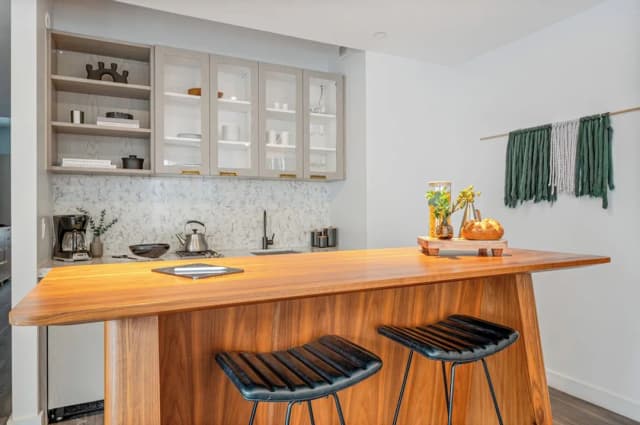 17John-Presidential Suite, 1 King Bed with Sofa bed, Kitchen-27