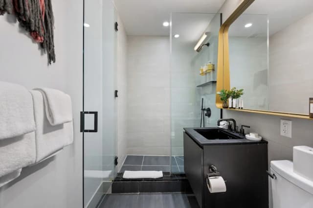 17John-Presidential Suite, 1 King Bed with Sofa bed, Kitchen-35