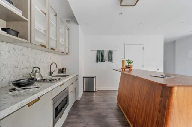 17John-Presidential Suite, 1 King Bed with Sofa bed, Kitchen-19