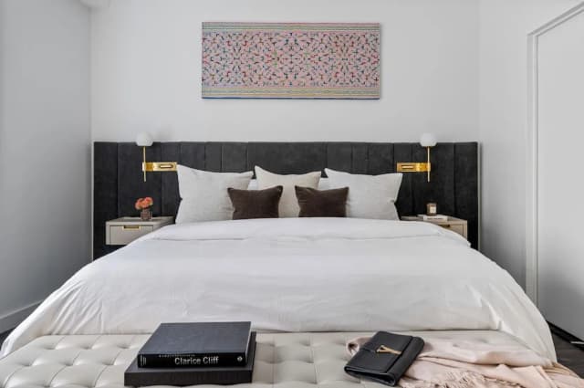 17John-Presidential Suite, 1 King Bed with Sofa bed, Kitchen-5