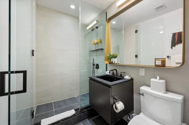 17John-Presidential Suite, 1 King Bed with Sofa bed, Kitchen-34