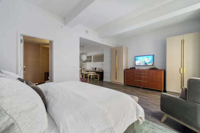 17John-Presidential Suite, 1 King Bed with Sofa bed, Kitchen-10