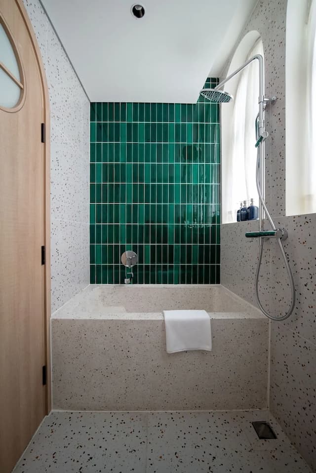 ミー サイゴン ブティック ホテル-ラグジュアリー ダブルルーム バルコニー-4