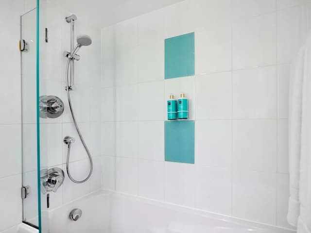 西倫敦諾富特飯店-高級客房, 多張床-6