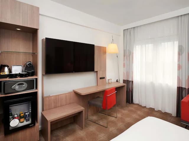 西倫敦諾富特飯店-極品客房, 1 張加大雙人床和 1 張沙發床-4