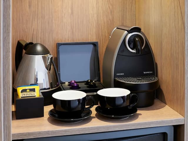 西倫敦諾富特飯店-極品客房, 1 張加大雙人床和 1 張沙發床-5